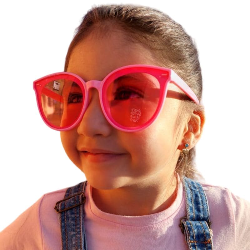 lentes-gafas-sol-polarizados-niños-niñas-hijos-pequeños-padres-protección-ojos-dañinos-uv400-ultravioleta-rayos-unisex-ocular-vision-desarrollo-retina-lesiones-alta-calidad-peso-ligero-ultralight-resistente-soporta-impacto-nariz-narices-pequeñas-rostro-importacion-exclusiva-policarbonato-tecnologia-marco-armazon-hipoalergenicos-livianos-colores-modelos-diseños-duraderas-estilo-unico-fashion-moda-modernos-sensibilidad-bisagras-resortes-patas-trivex-comodas-resistentes-rayones-seguro-impacto-microfibra-2